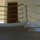 La imagen 5 de la Empresa REPARALUM REPARACION VENTA E INSTALACION DE VENTANAS Y PUERTAS DE ALUMINIO Y VIDRIO Shower Doors en Quilpué VS