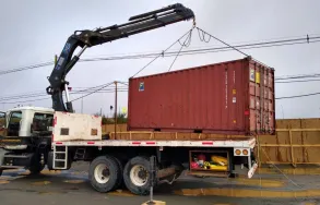 La imagen 3 de la Empresa FYT GRUAS PLUMAS PUERTO MONTT traslado containers en Puerto Montt LL