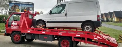 La imagen 4 de la Empresa AXUR GRUAS Servicio de grúa en Puerto Montt LL