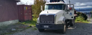 La imagen 2 de la Empresa FYT GRUAS PLUMAS PUERTO MONTT traslado containers en Puerto Montt LL