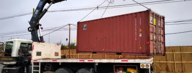 La imagen 3 de la Empresa FYT GRUAS PLUMAS PUERTO MONTT traslado containers en Puerto Montt LL
