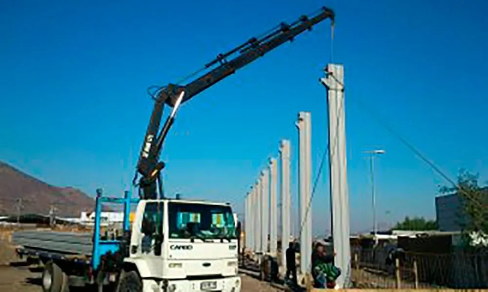 La imagen 1 de la Empresa GRÚAS ASTRO