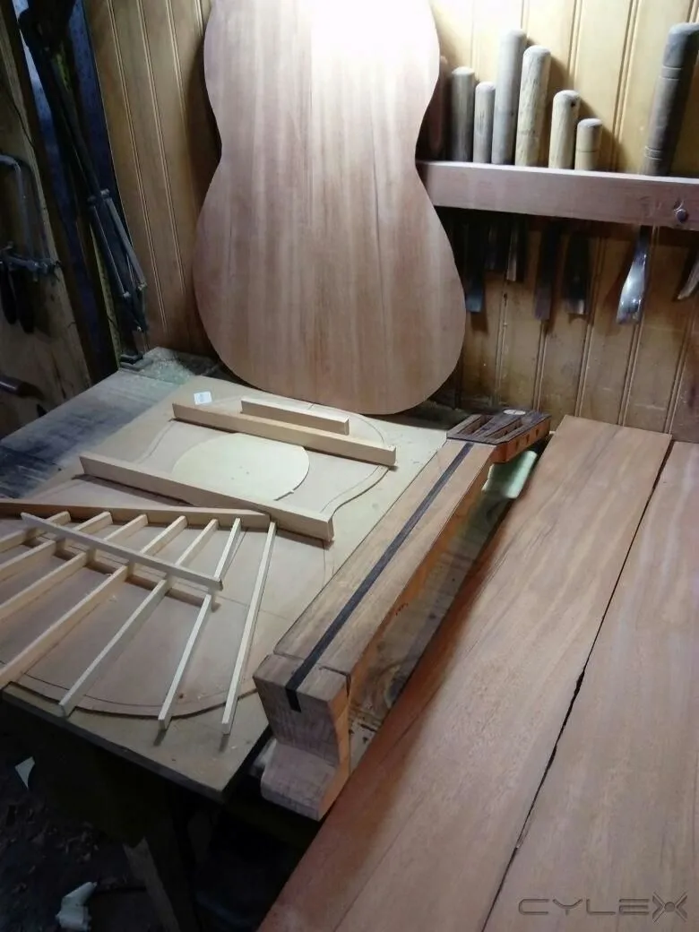 La imagen 3 de la Empresa TALLER DE INSTRUMENTOS MUSICALES - ANTILKO