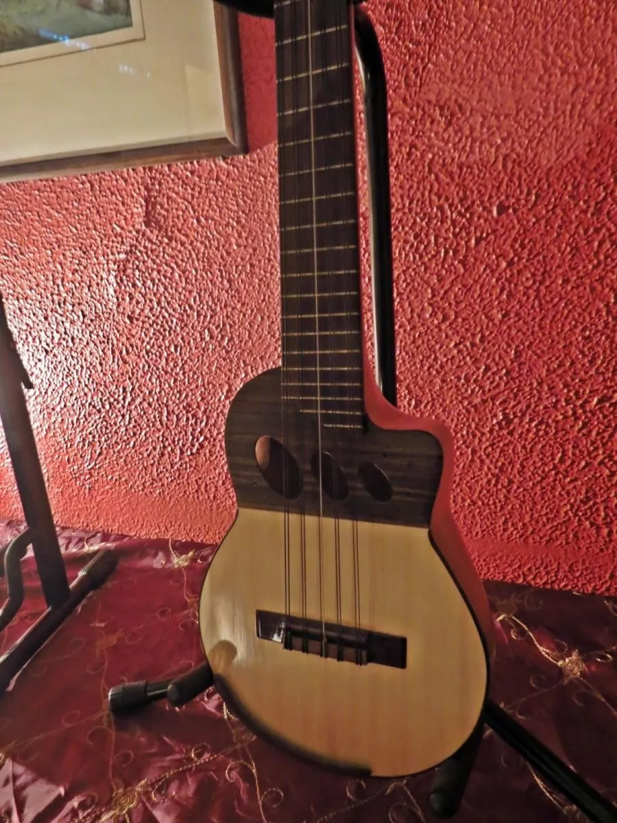 La imagen 1 de la Empresa TALLER DE INSTRUMENTOS MUSICALES - ANTILKO